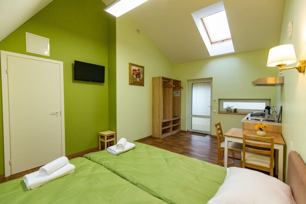 Bestes Apartamenti Koceni Kültér fotó